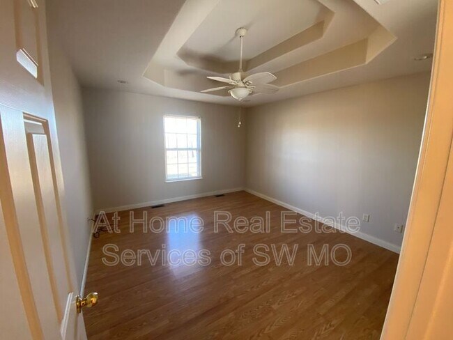 Foto del edificio - 1333 W Stone House Rd