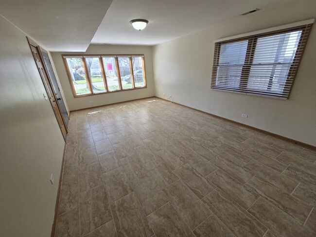 Building Photo - 161 N 21st Ave