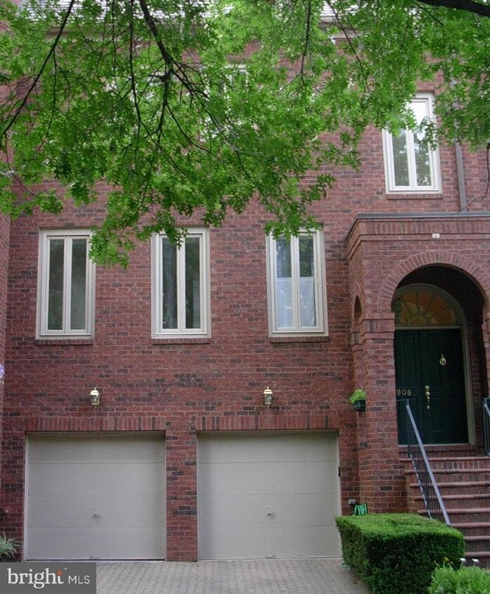 Primary Photo - 3908 Georgetown Ct NW