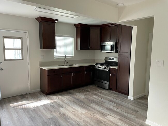 Building Photo - 4257 N Bellflower Blvd