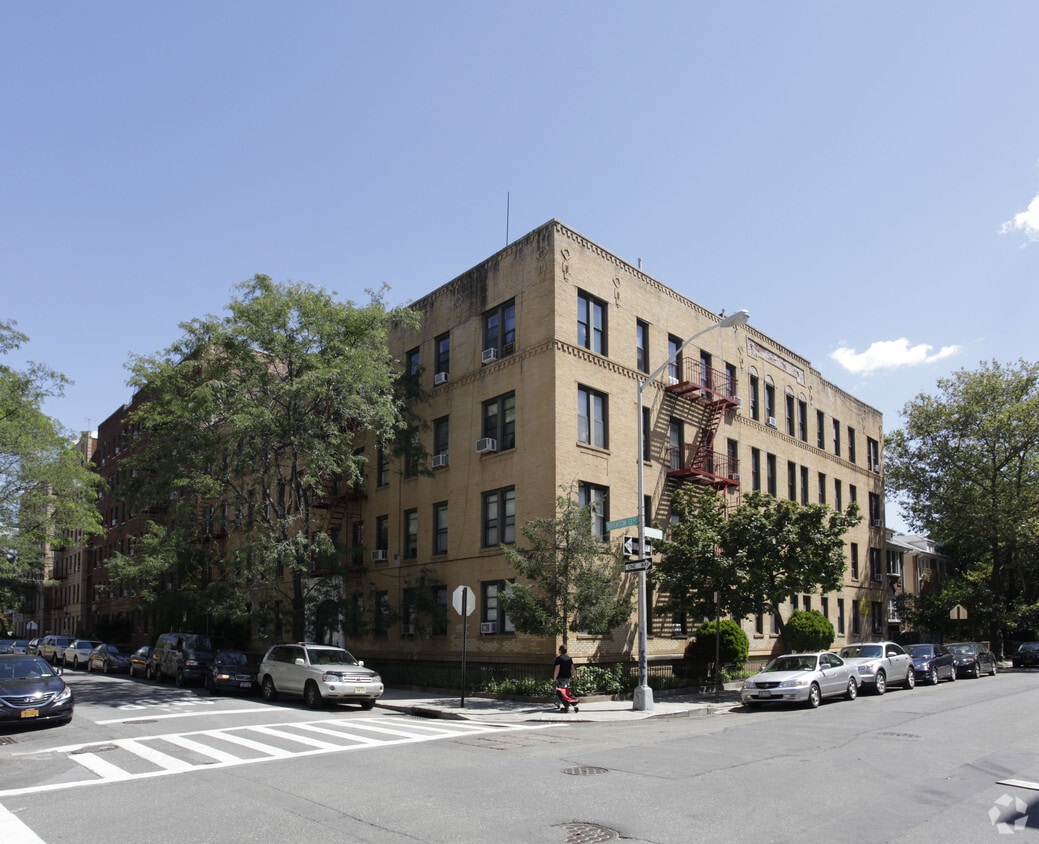 Primary Photo - 3021 Brighton 13th St