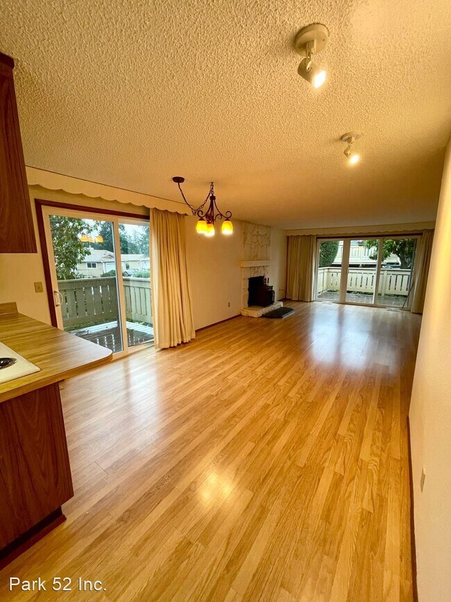 Foto del edificio - 2 br, 2 bath House - 7117 40th St W #26