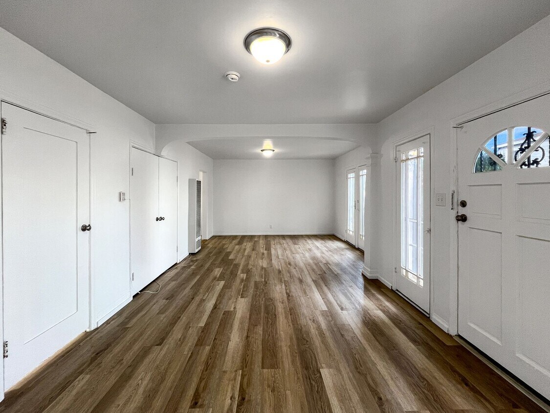 Primary Photo - $1000 Off the First Month’s Rent - Modern ...