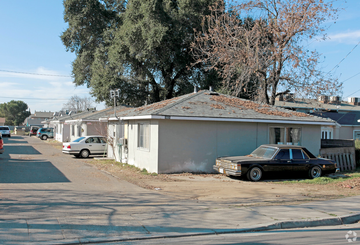 Building Photo - 1821 Central Ave