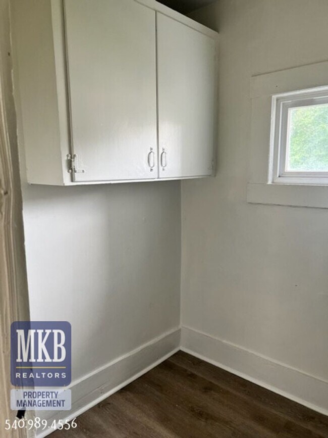 Foto del edificio - 501 Rutherford Ave NW