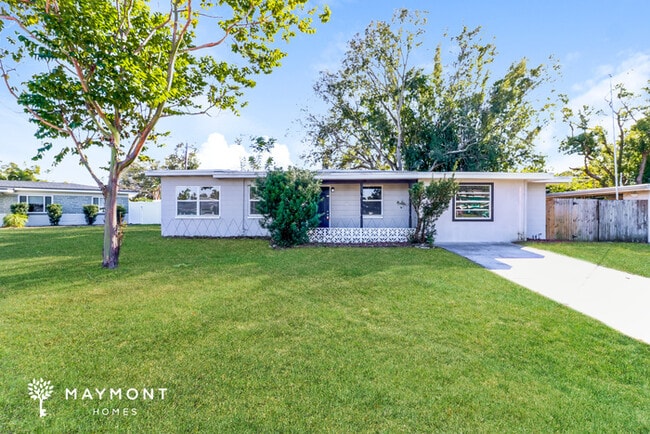 Building Photo - 5608 32nd Ave N