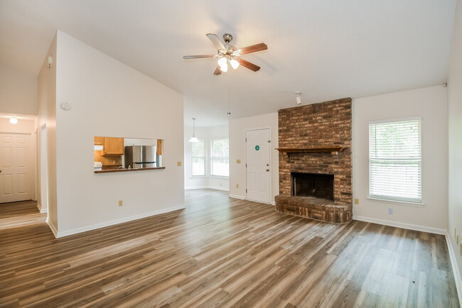 Foto del edificio - 283 Springfield Ct