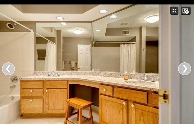 Foto del edificio - 1304F Garden Wall Cir