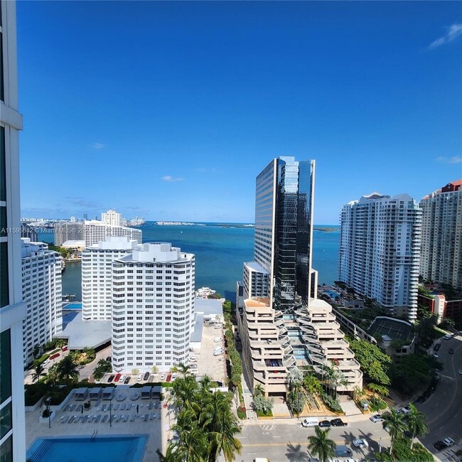 Building Photo - 951 Brickell Ave