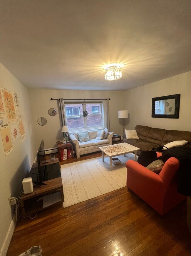 Building Photo - Amazing Student 2 Bed