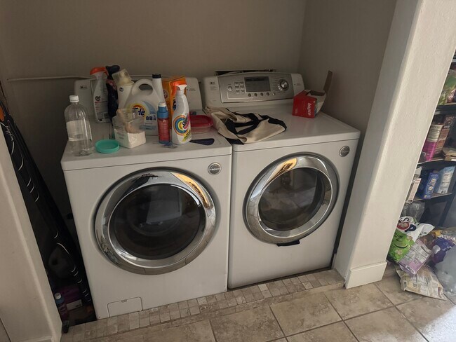 Fotografía del edificio - 442 S 1350 E