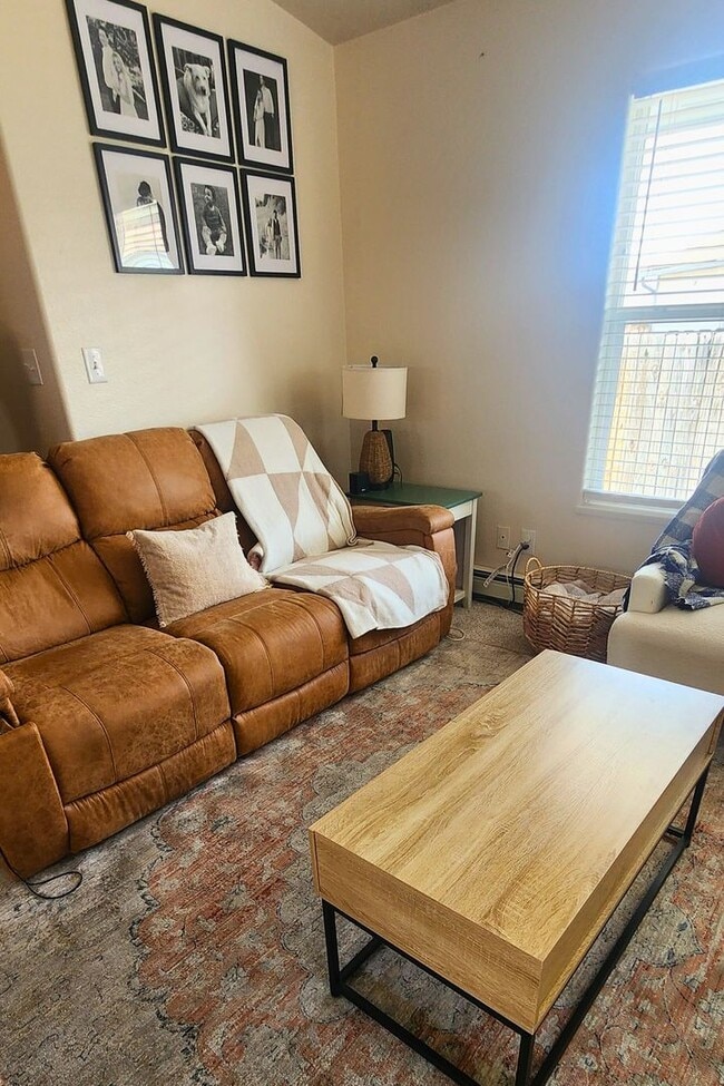 Building Photo - 3 Bed/2 Bath Home in Orchard Mesa with Fen...