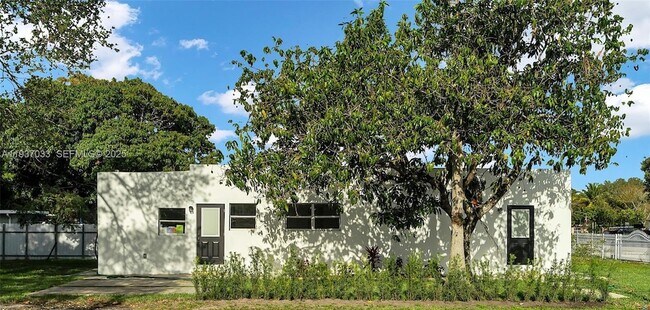 Foto del edificio - 1046 Jann Ave