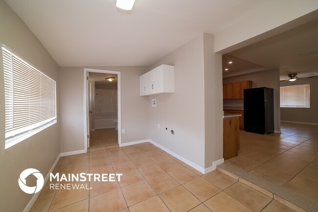 Building Photo - 11548 E Marguerite Ave