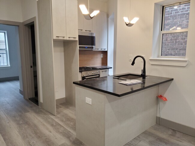 181 Baldwin Ave Unit 6 - 175 Baldwin Ave