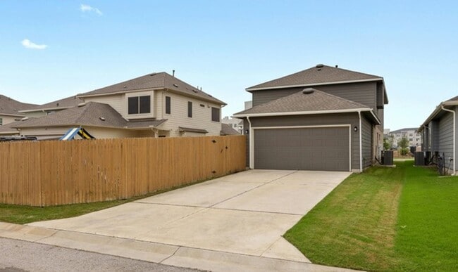 Building Photo - 8128 Daisy Cutter Crossing