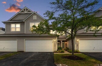Building Photo - 2863 Falling Waters Ln