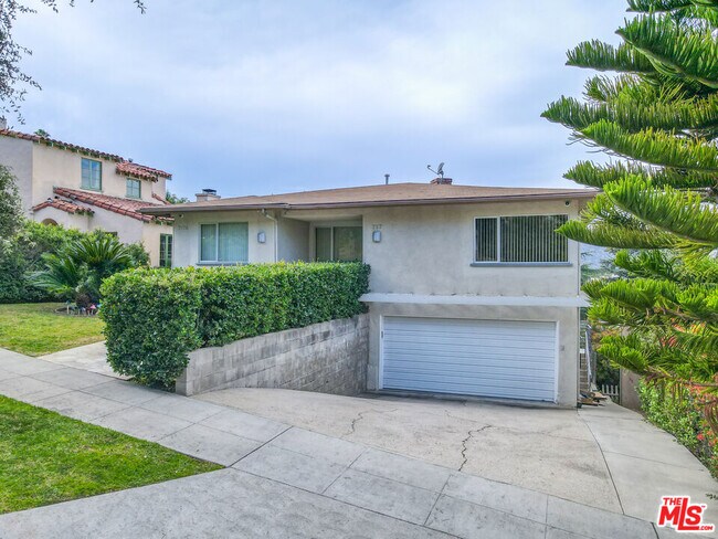 Foto del edificio - 717 E Cypress St