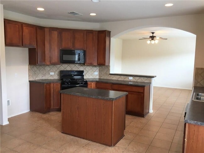 Building Photo - 3523 Shiraz Loop