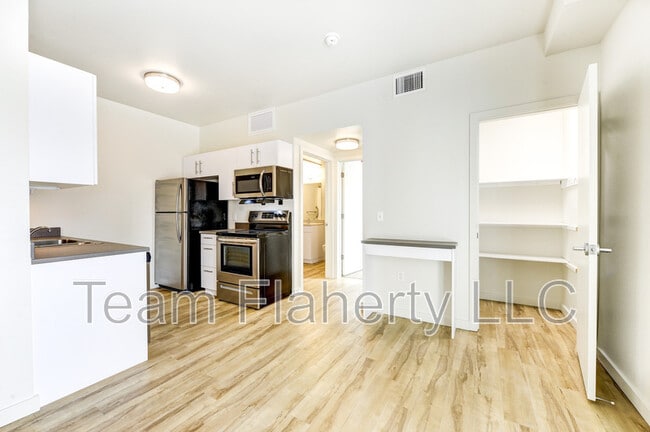 Foto del edificio - 1220 Mapleton Ave