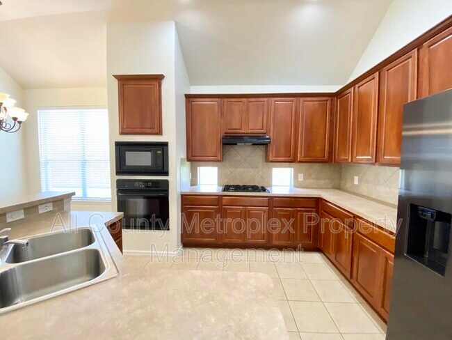 Building Photo - 2856 S Serrano