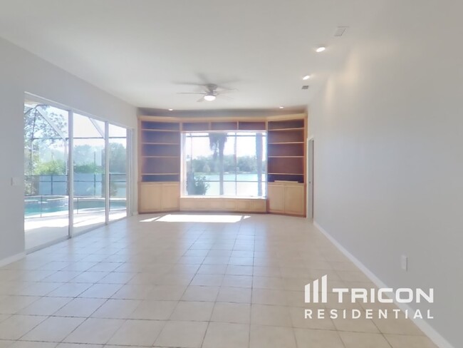 Foto del edificio - 12416 Aster Ave