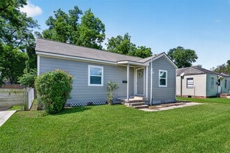 Building Photo - 6714 Moss Rose St