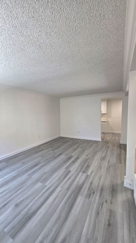 Building Photo - 1334 Engracia Ave
