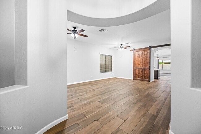 Foto del edificio - 4231 E Marshall Ave