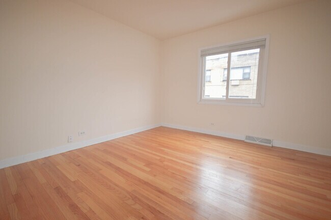 Foto del edificio - 1153 Deerfield Rd