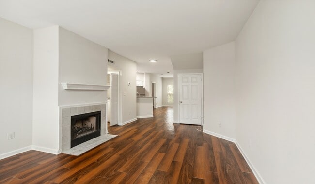 Enjoy townhome units featuring large living spaces, breakfast nook, fireplace and more - Peachtree Park