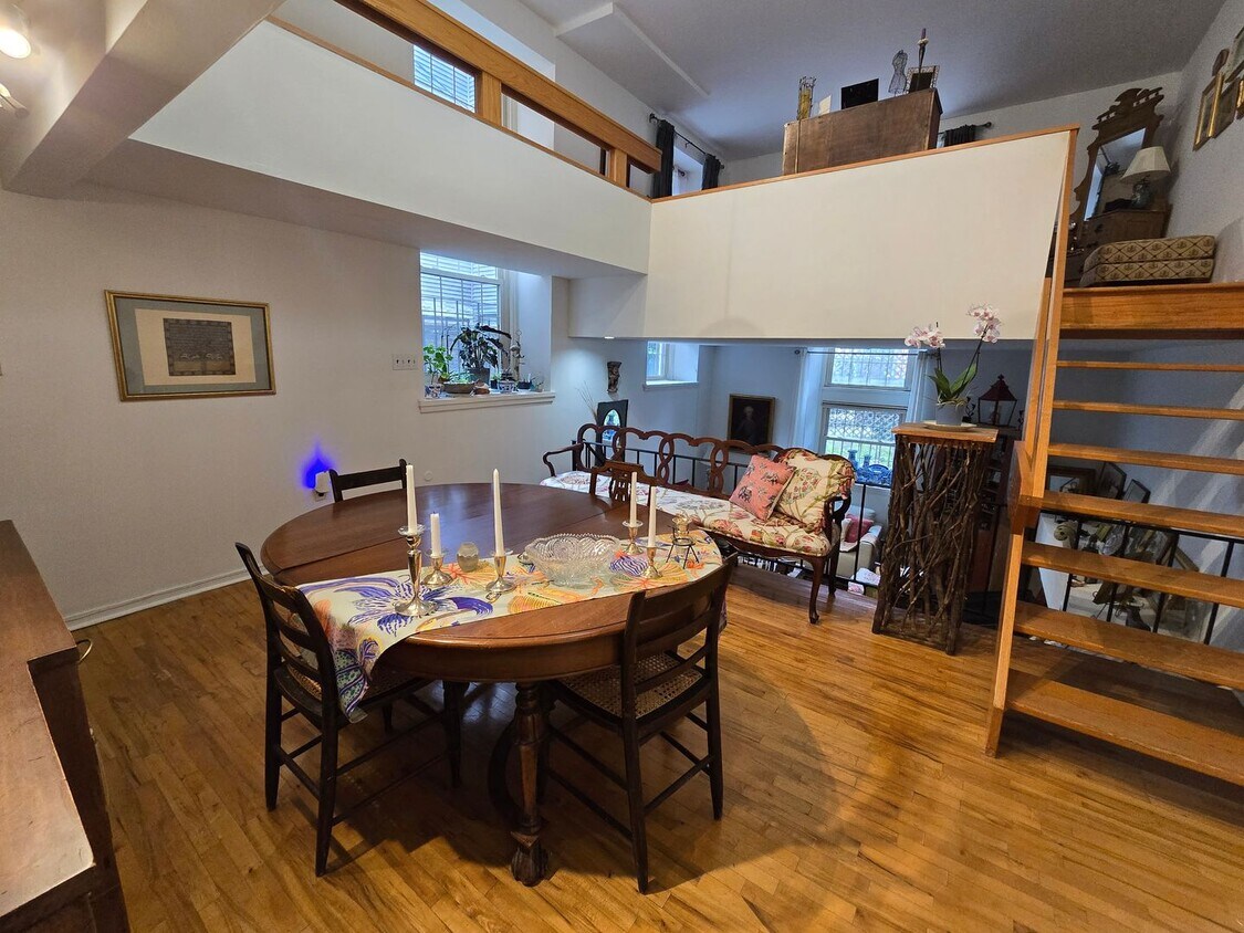 BEAUTIFUL BRIGHT TRI-LEVEL APARTMENT - OFF... - BEAUTIFUL BRIGHT TRI-LEVEL APARTMENT - OFF...
