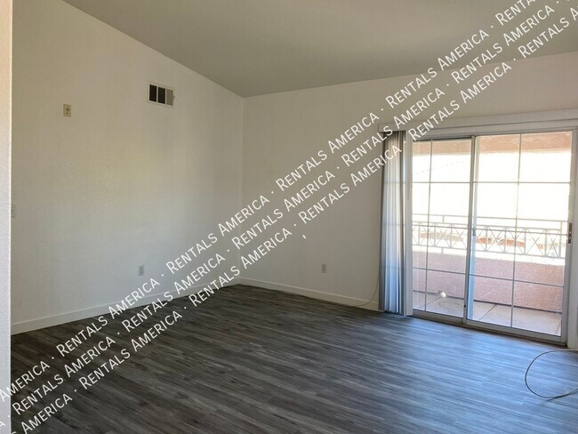 Foto del edificio - 401 Amber Pine St