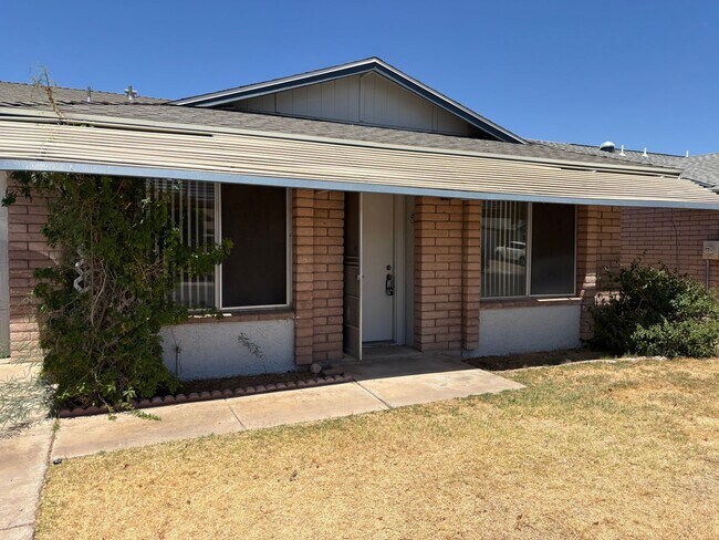 Foto del edificio - 55+ Single level home - Community Pool