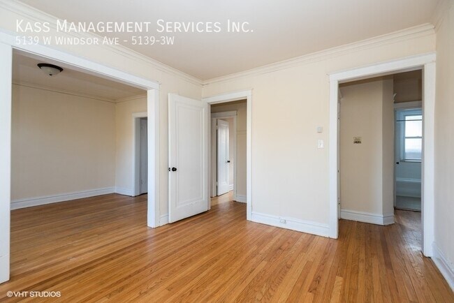 Foto del edificio - 5139 W Windsor Ave