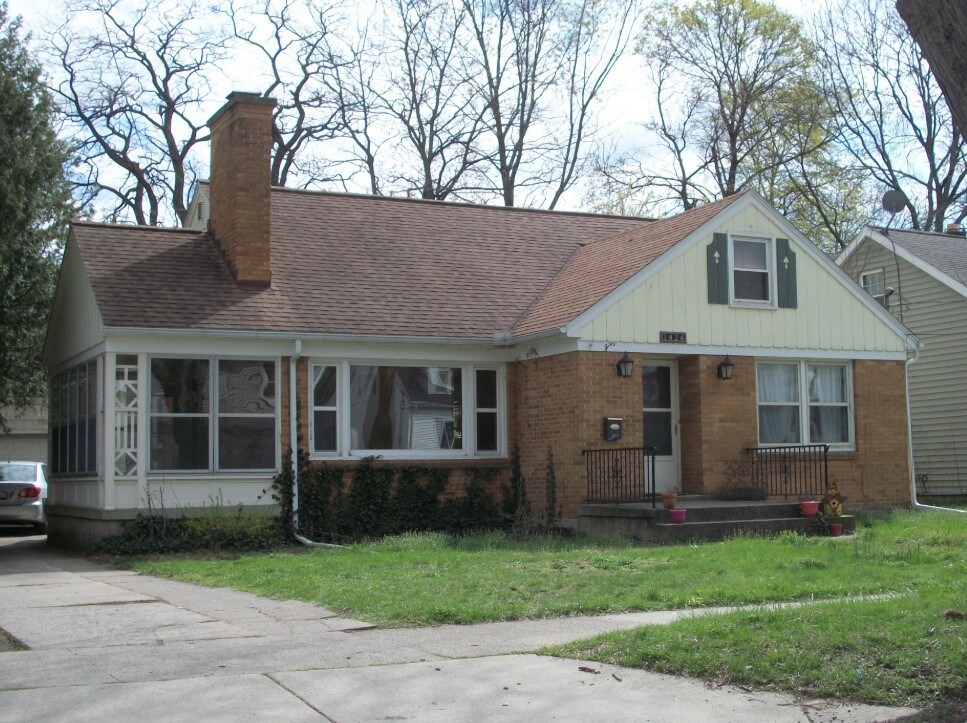 Primary Photo - 1424 Hope St SE