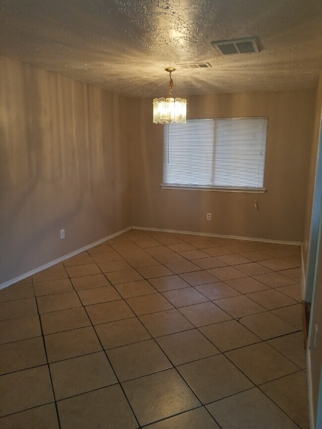 Foto del edificio - 7902 Arbor Glen Rd