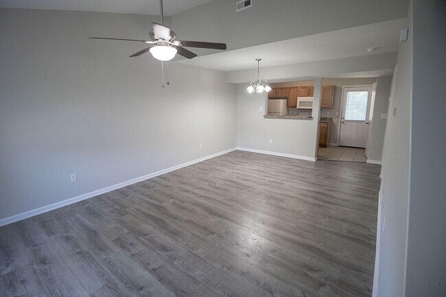 Foto del edificio - 1405 Greensboro Dr