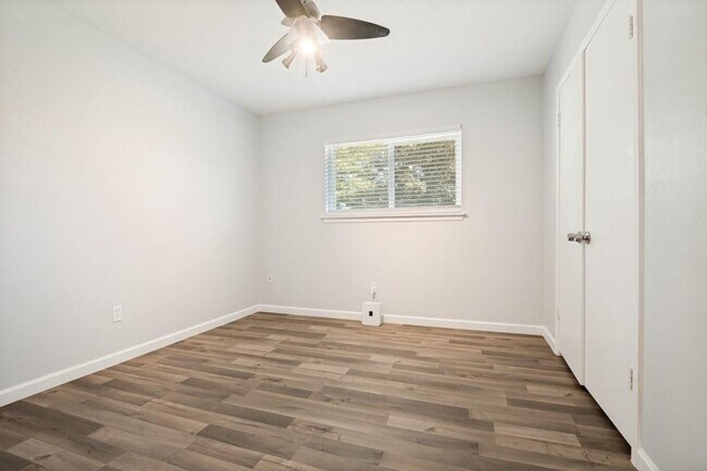 Foto del edificio - 1149 Meadow Creek Ct