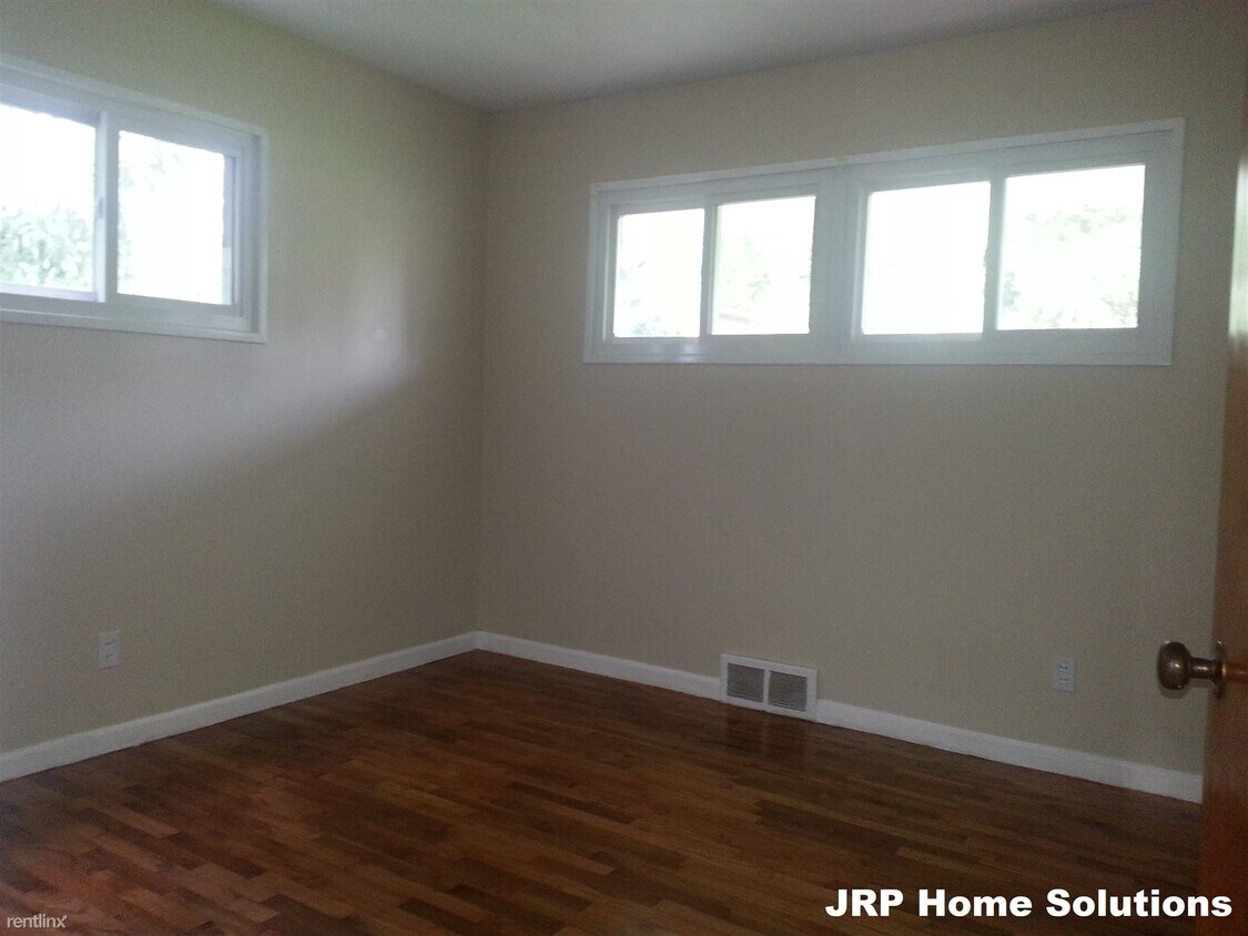 Foto del edificio - 3 br, 1 bath House - 3540 Roosevelt Rd