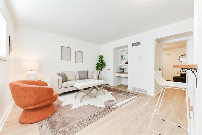 Foto del edificio - 1624 N Blackwelder Ave