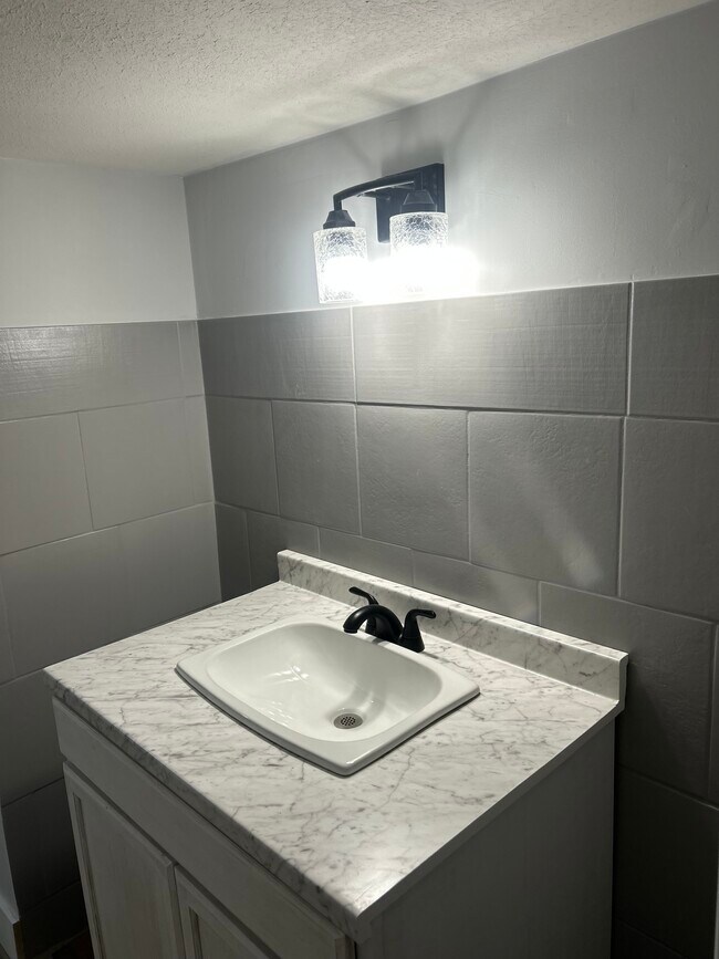 Foto del edificio - 9511 Gentry Ave