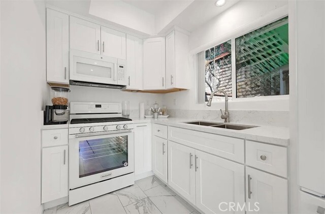 Building Photo - 19539 Tuba St