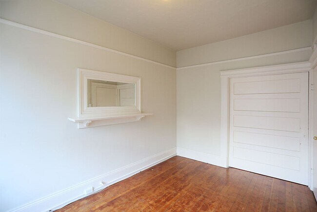 Building Photo - 413 Fair Oaks St