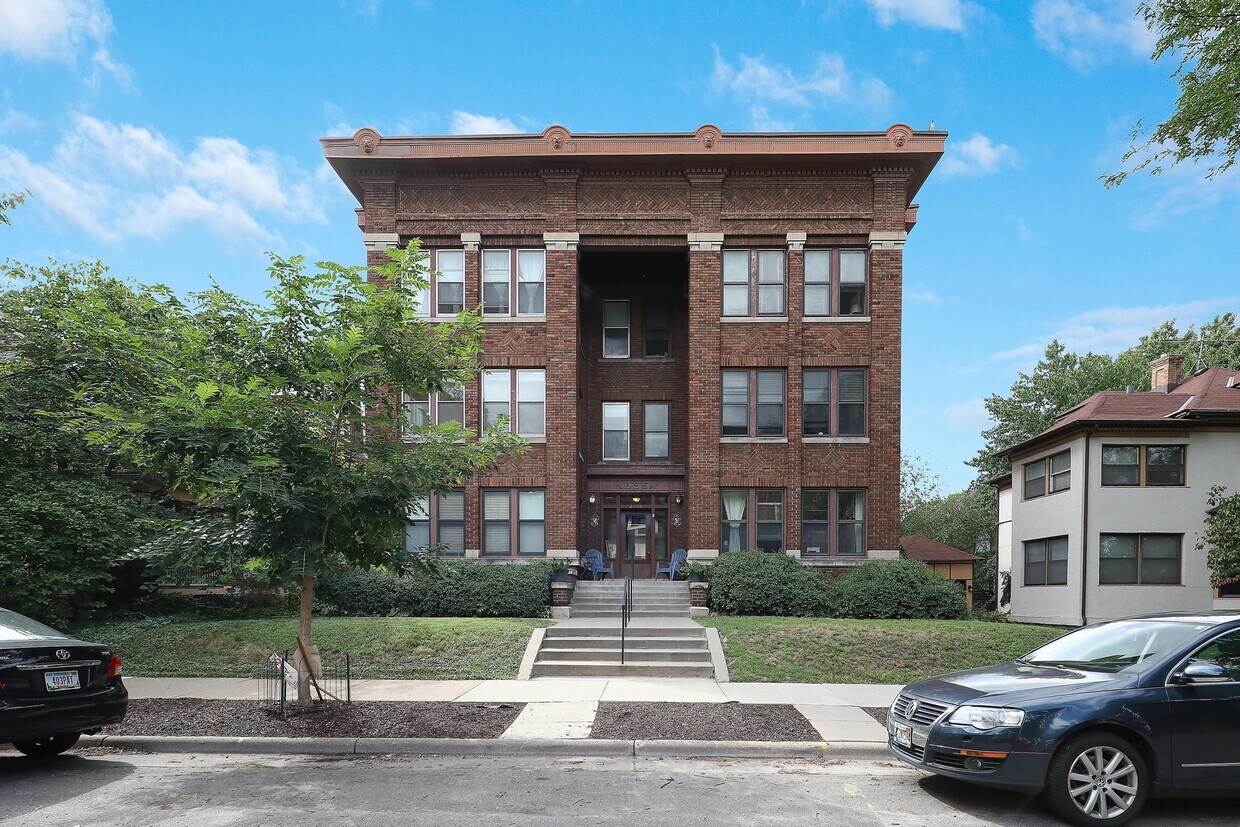 2606 Humboldt Ave S Unit 6, Minneapolis, MN 55408 Condo for Rent in