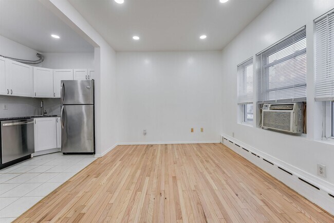 Building Photo - 497 Avenue A