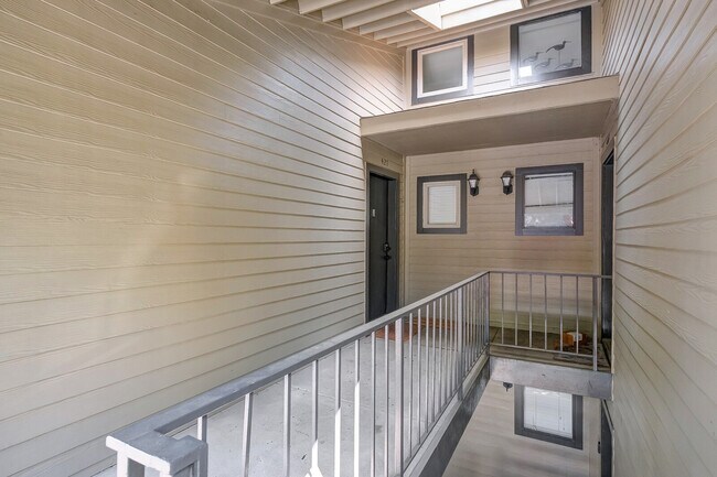 Foto del edificio - 427 Summit Ridge Pl
