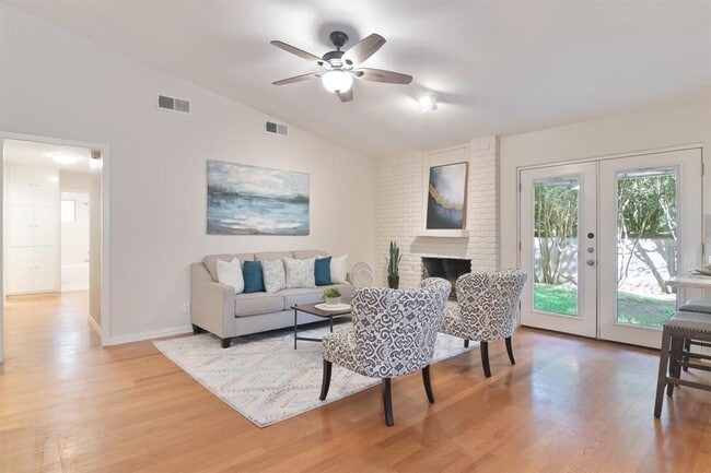 Building Photo - 10102 Missel Thrush Dr