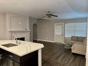 Building Photo - 9431 Water Edge Point Ln