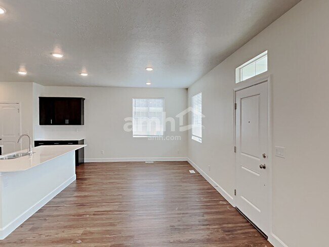 Building Photo - 7377 S Copper Rim Dr